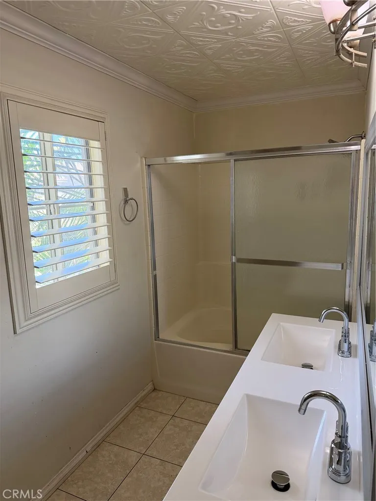 10532 Arabian Montclair, CA 91763