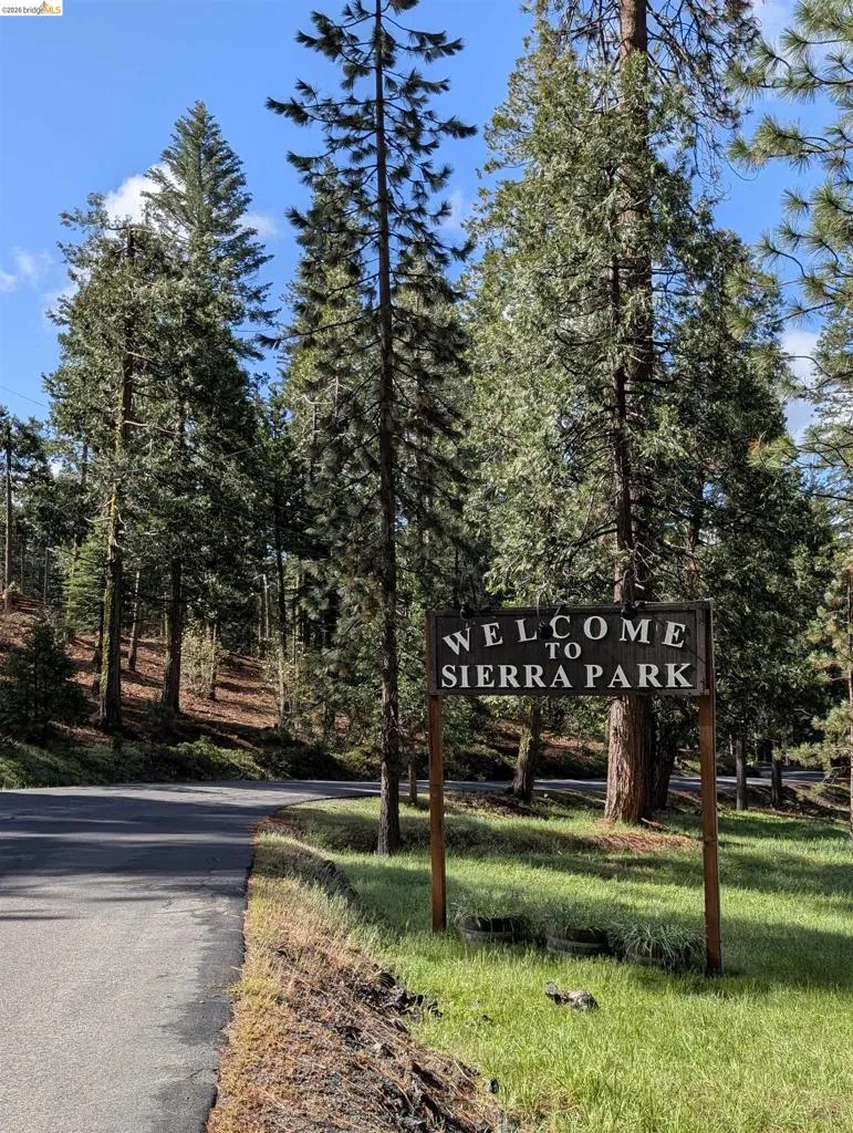 25149 Abraham Long Barn, CA 95335