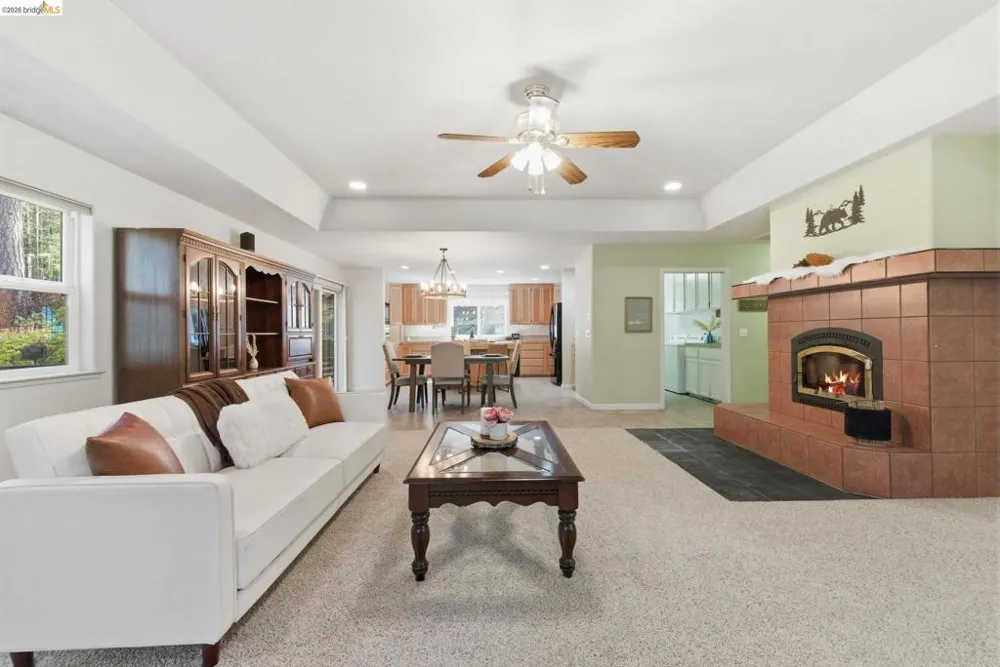 25149 Abraham Long Barn, CA 95335