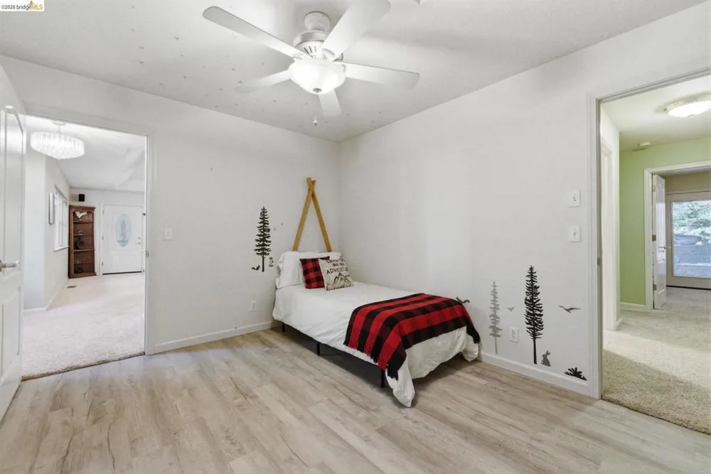 25149 Abraham Long Barn, CA 95335
