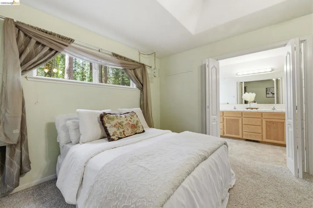 25149 Abraham Long Barn, CA 95335