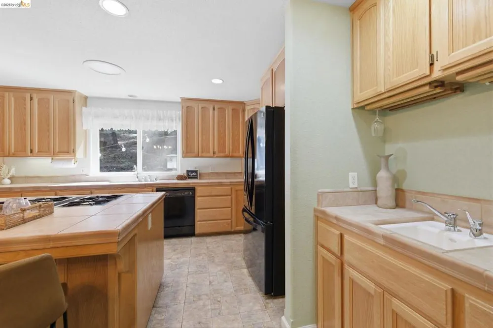 25149 Abraham Long Barn, CA 95335