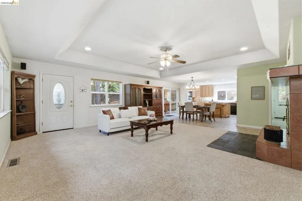 25149 Abraham Long Barn, CA 95335