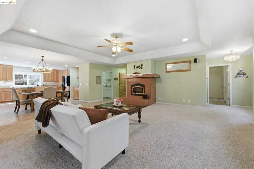 25149 Abraham Long Barn, CA 95335