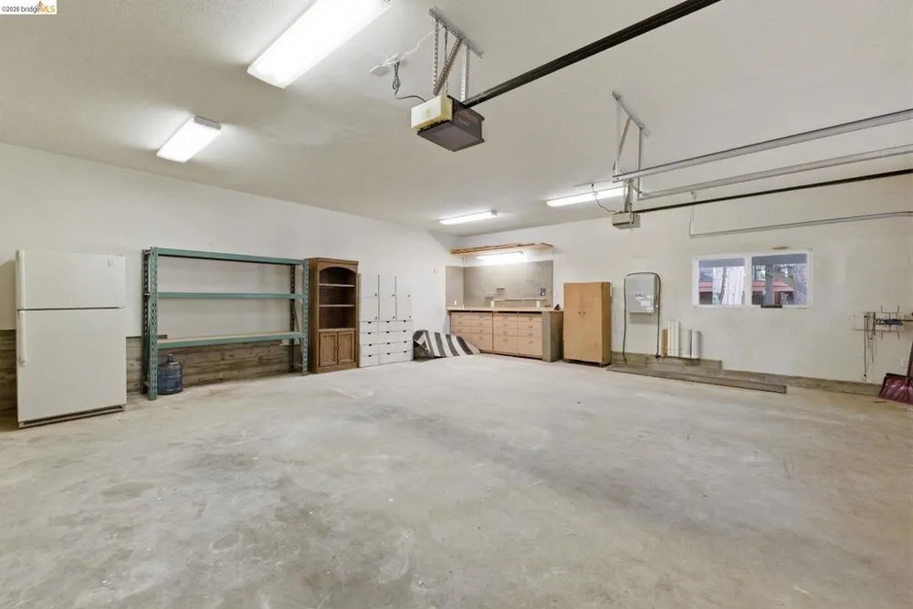 25149 Abraham Long Barn, CA 95335