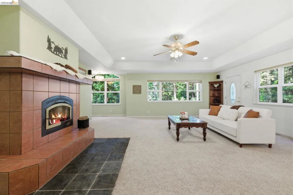 25149 Abraham Long Barn, CA 95335