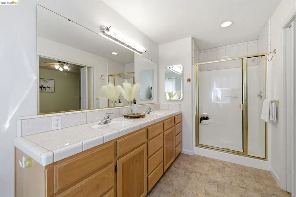 25149 Abraham Long Barn, CA 95335