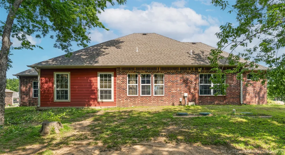 18912 Spring Creek Lane Claremore, OK 74017