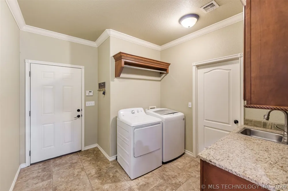 18912 Spring Creek Lane Claremore, OK 74017