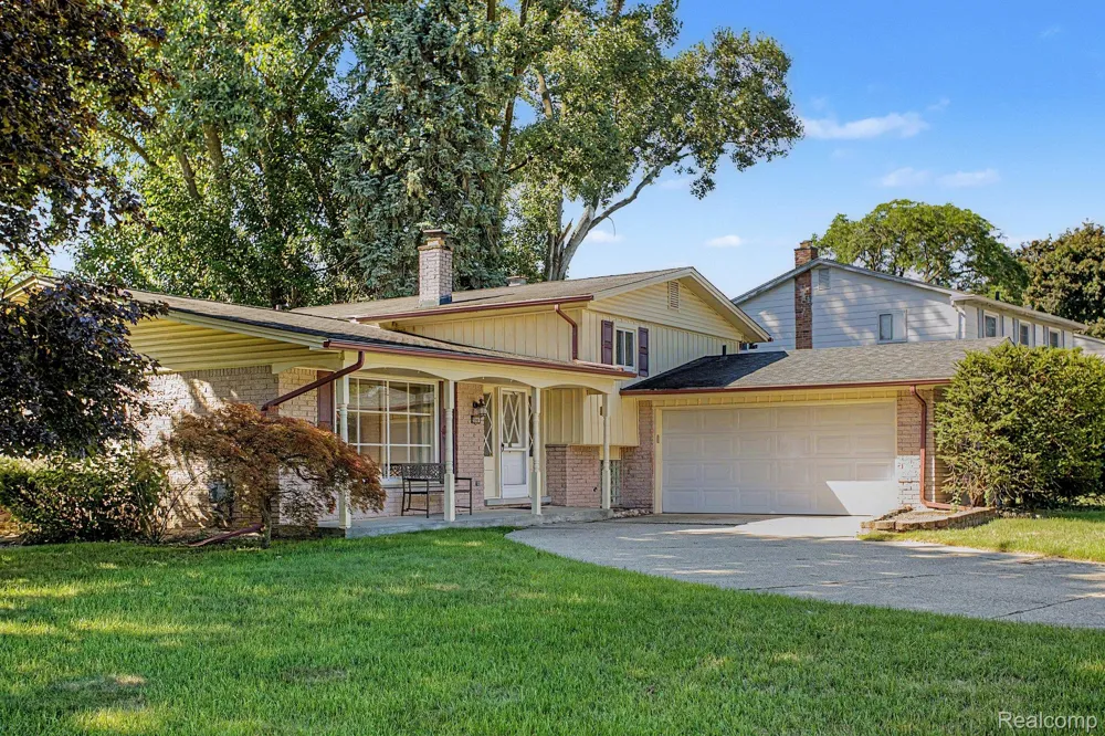 20961 Concord Street Southfield City, MI 48076