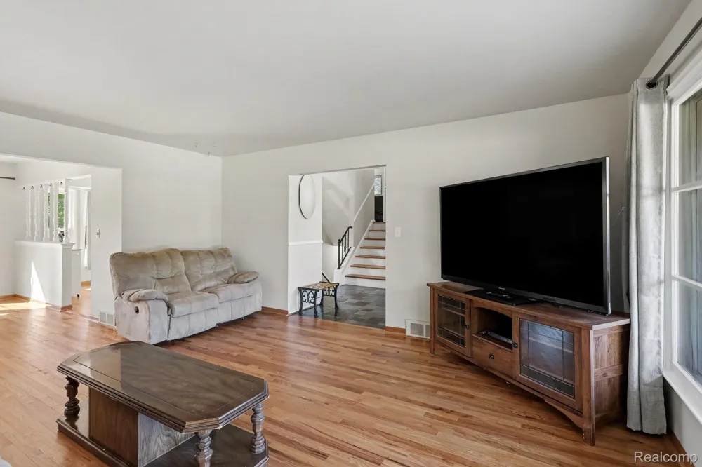 20961 Concord Street Southfield City, MI 48076