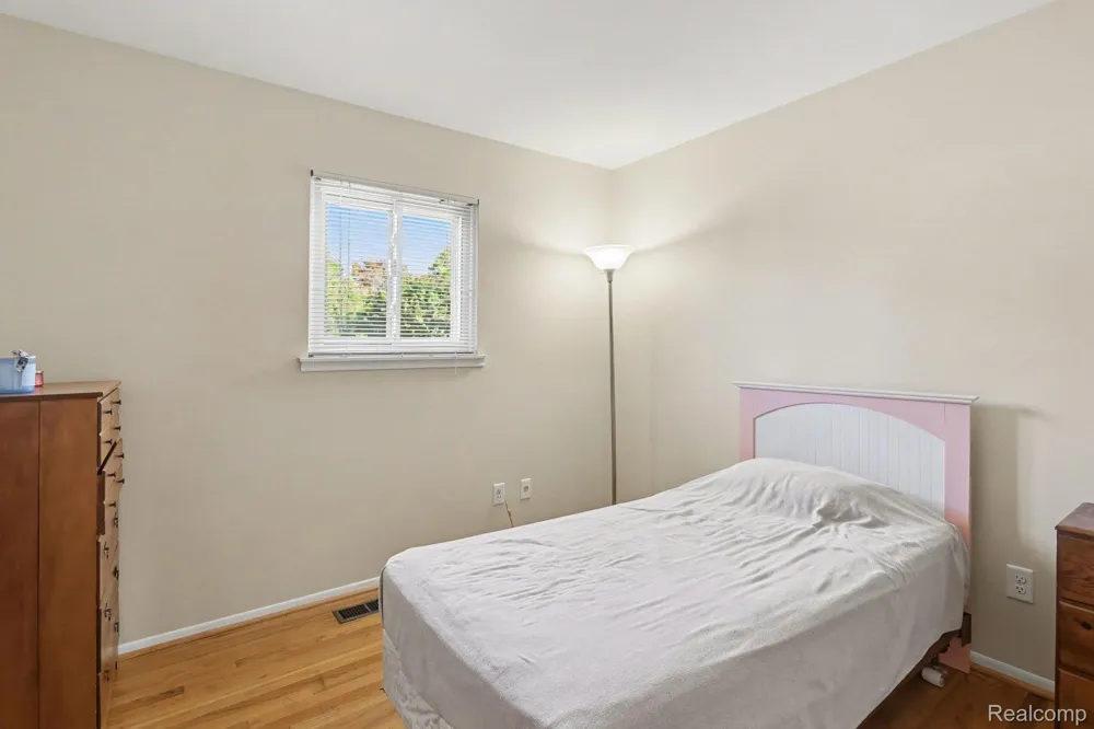 20961 Concord Street Southfield City, MI 48076