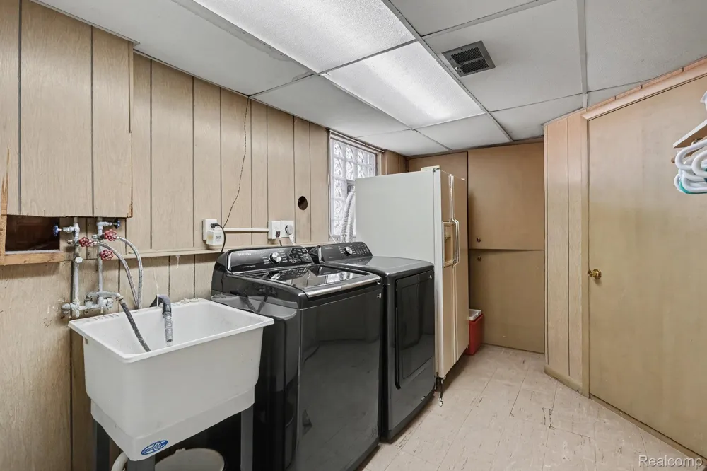 20961 Concord Street Southfield City, MI 48076