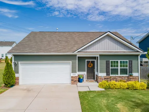 2205 Zeva Cir