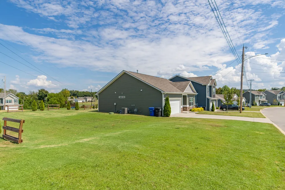 2205 Zeva Cir Columbia, TN 38401