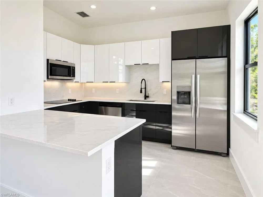 3206 10th Avenue NE Naples, FL 34120