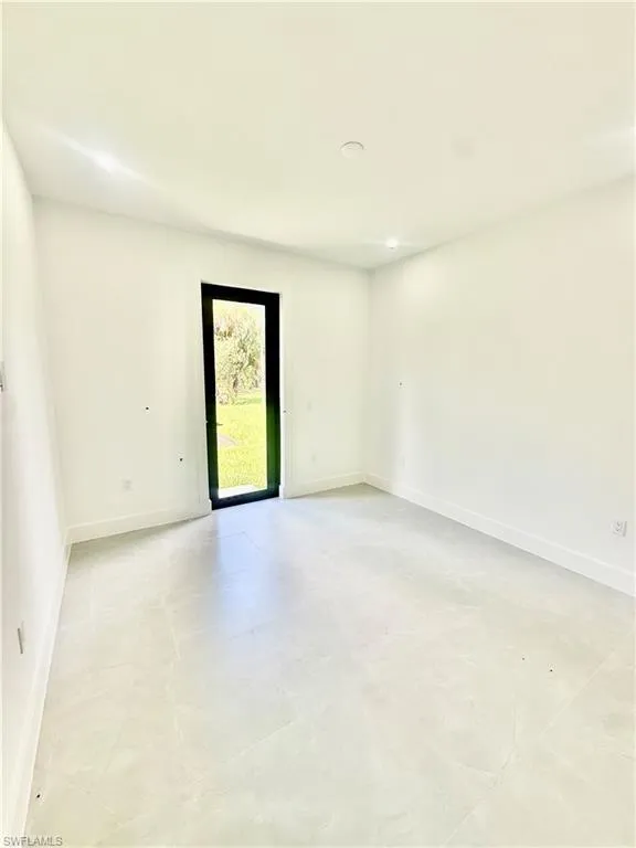 3206 10th Avenue NE Naples, FL 34120