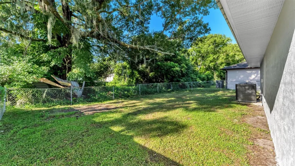 1207 NE 6TH STREET Mulberry, FL 33860