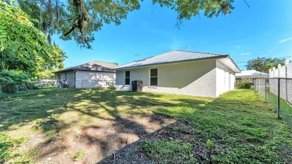 1207 NE 6TH STREET Mulberry, FL 33860