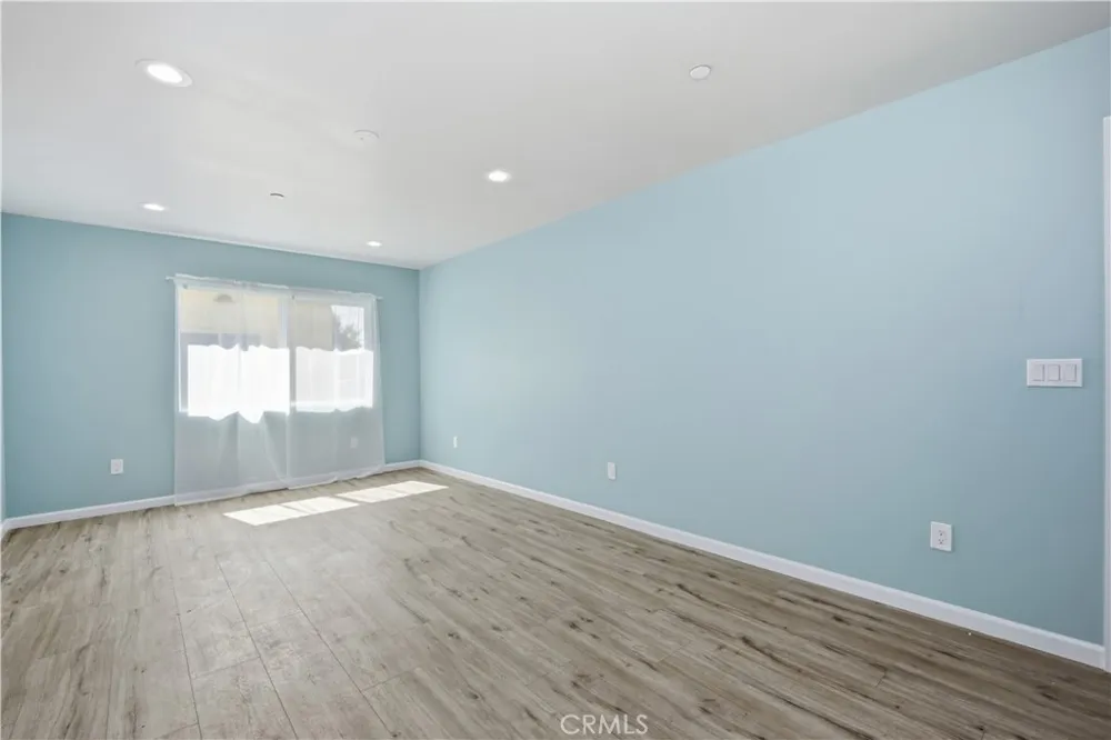 3452 Estrada Los Angeles, CA 90023