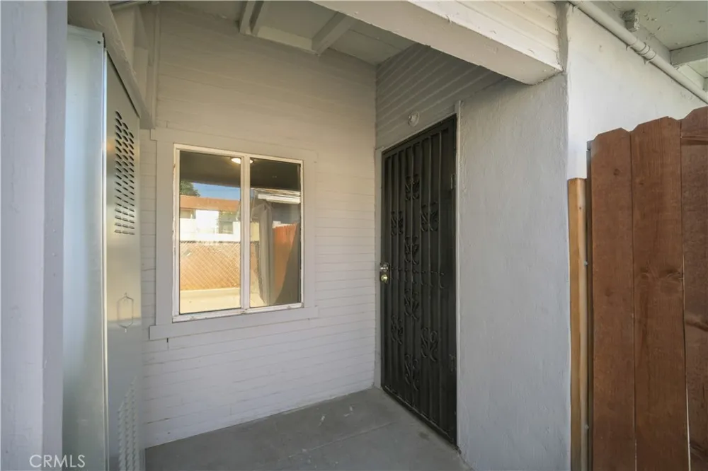 3452 Estrada Los Angeles, CA 90023