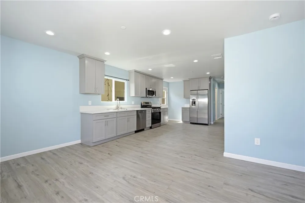 3452 Estrada Los Angeles, CA 90023