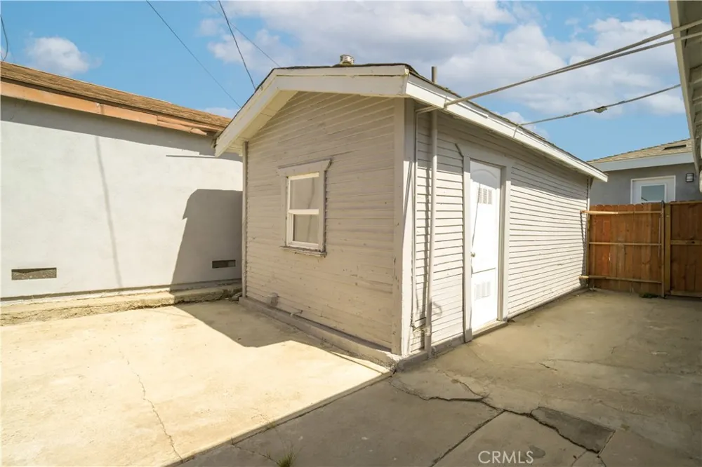 3452 Estrada Los Angeles, CA 90023