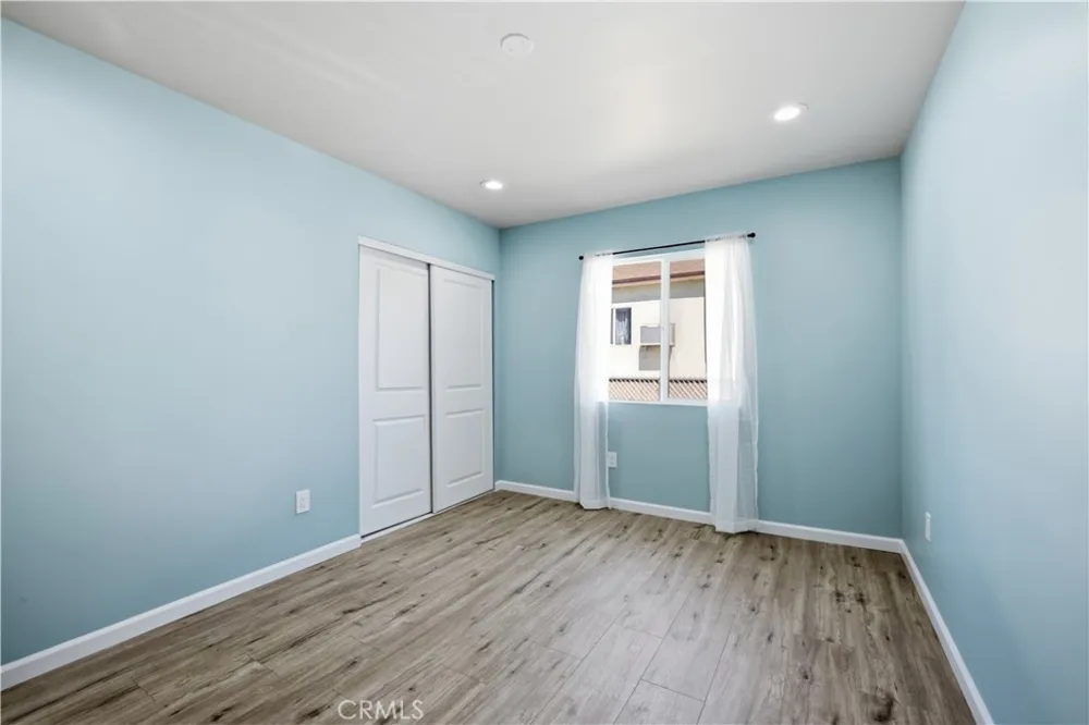 3452 Estrada Los Angeles, CA 90023