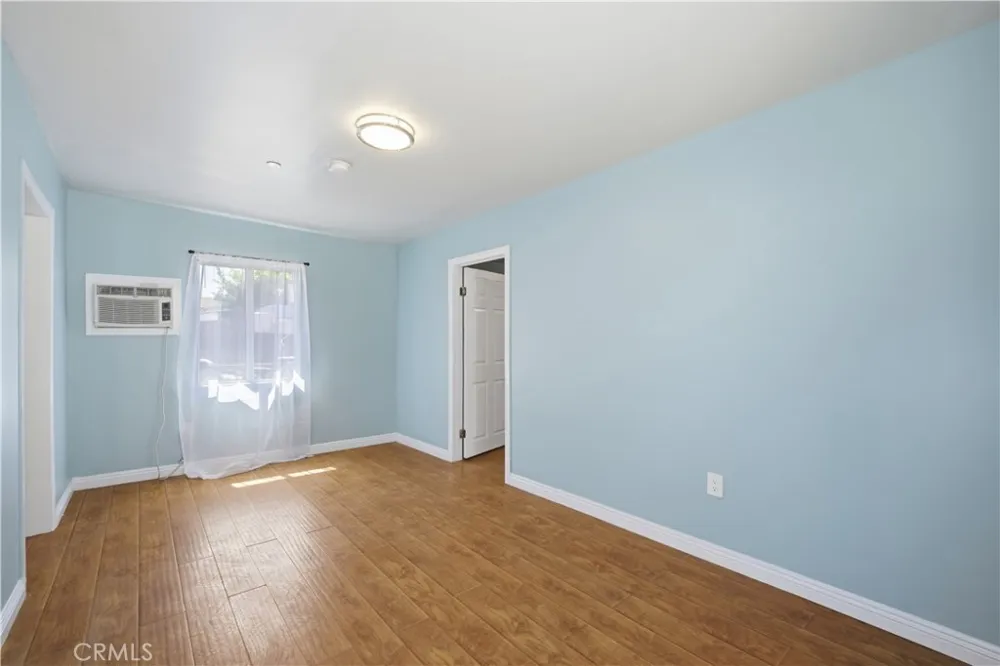 3452 Estrada Los Angeles, CA 90023