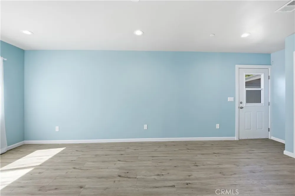 3452 Estrada Los Angeles, CA 90023
