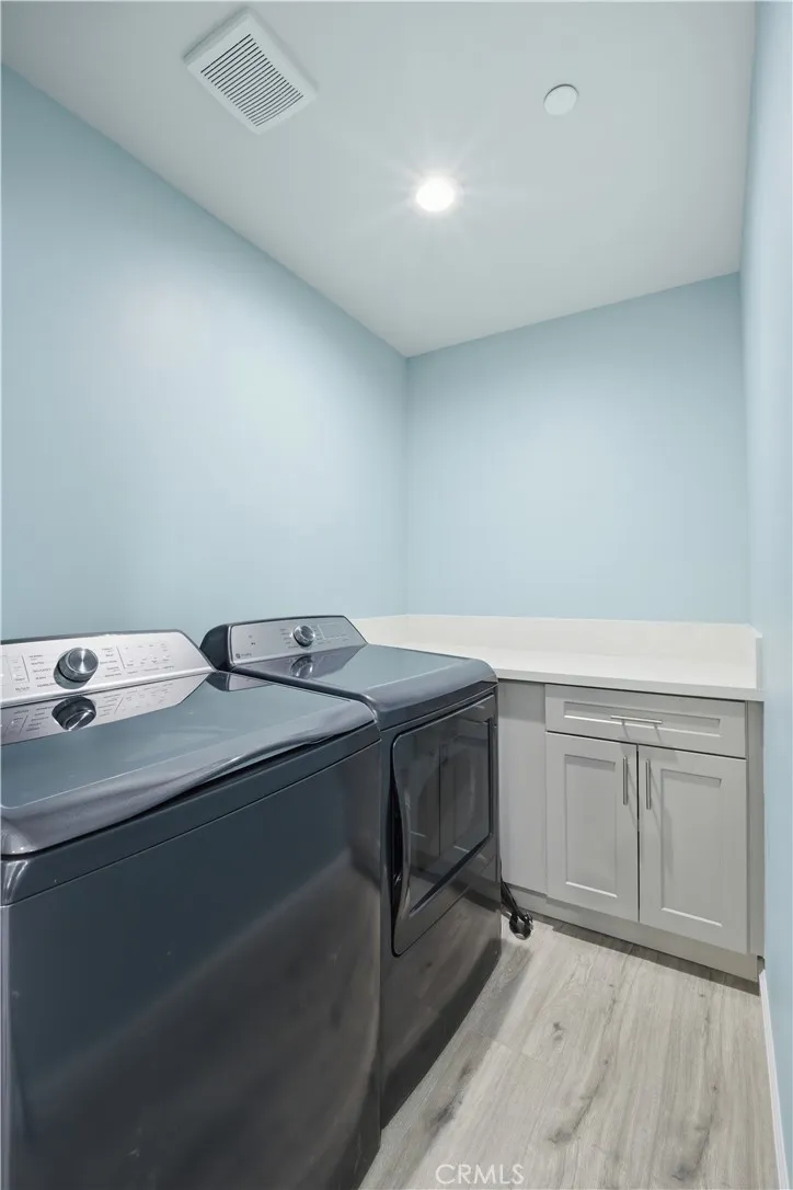 3452 Estrada Los Angeles, CA 90023