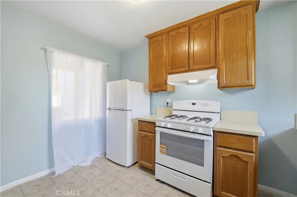 3452 Estrada Los Angeles, CA 90023