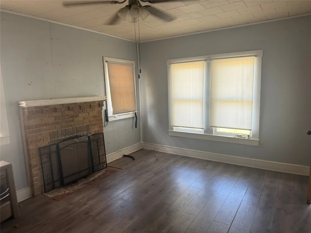 302 S Hogg Street Streetman, TX 75859