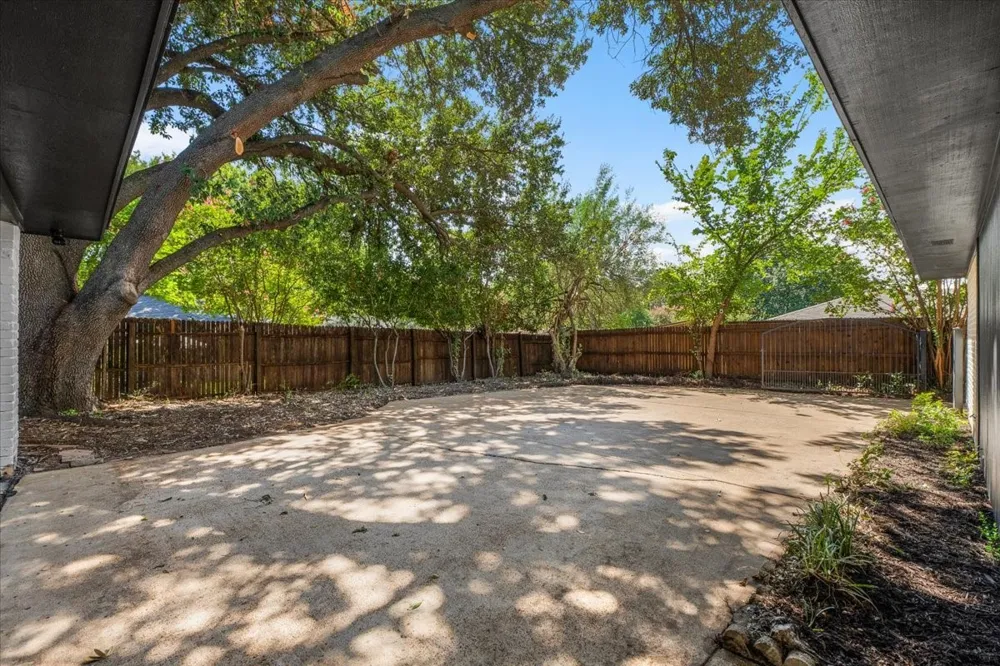1804 Kingsborough Drive Arlington, TX 76015