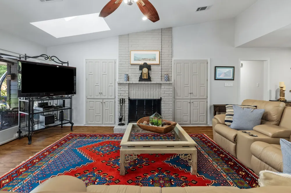 6803 Fernshaw Drive Dallas, TX 75248