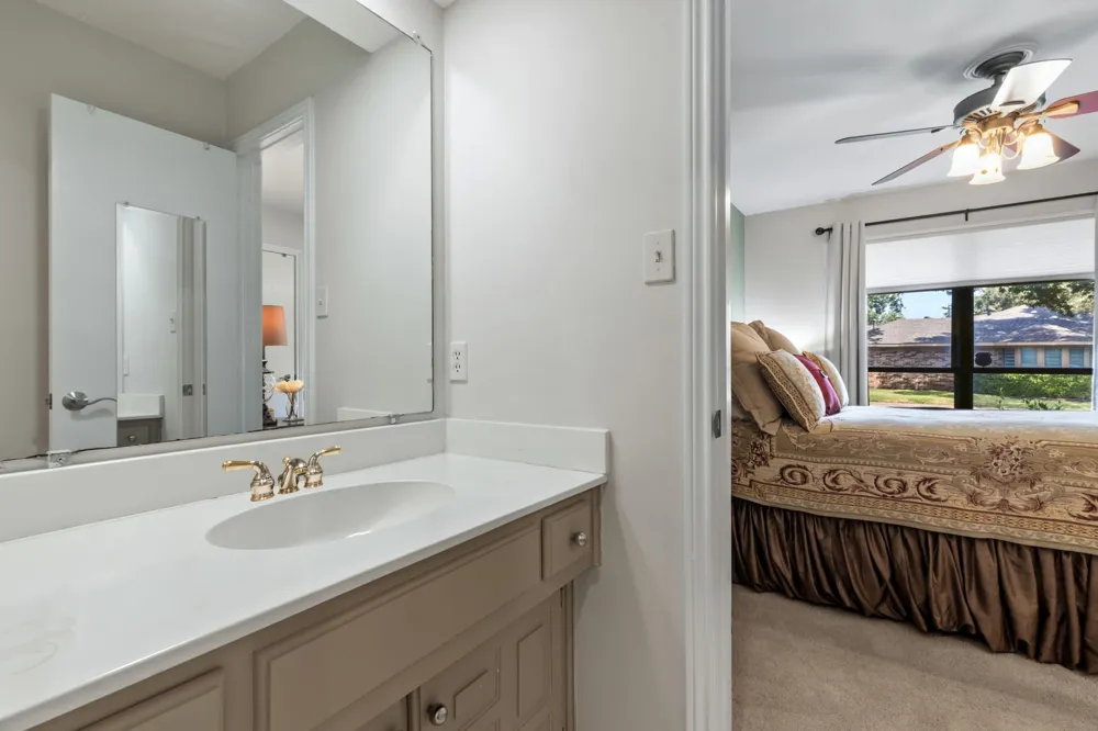 6803 Fernshaw Drive Dallas, TX 75248