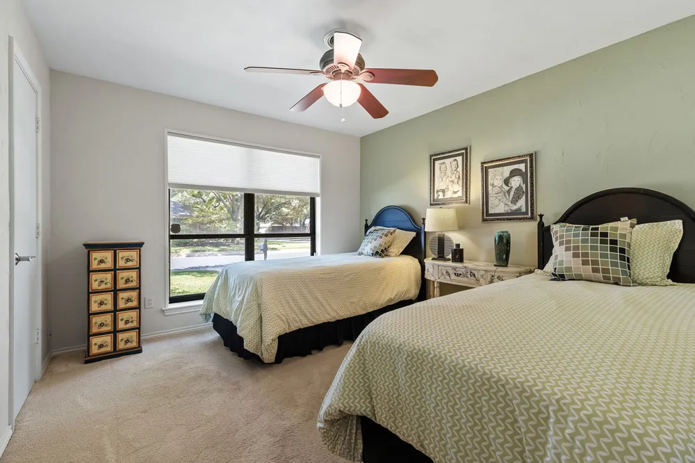6803 Fernshaw Drive Dallas, TX 75248