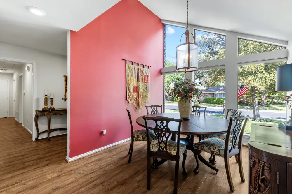 6803 Fernshaw Drive Dallas, TX 75248