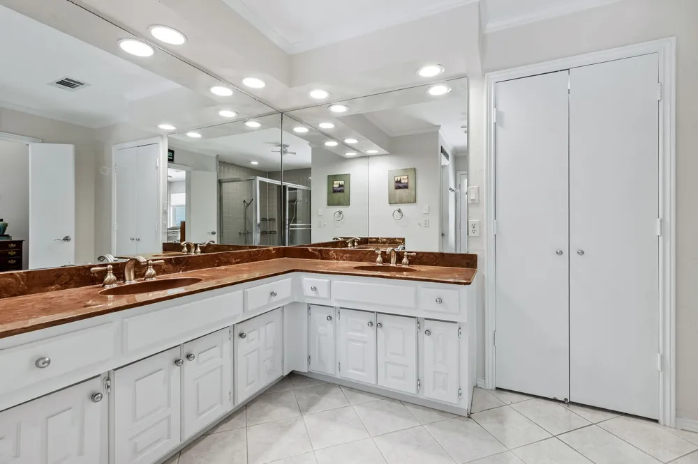 6803 Fernshaw Drive Dallas, TX 75248