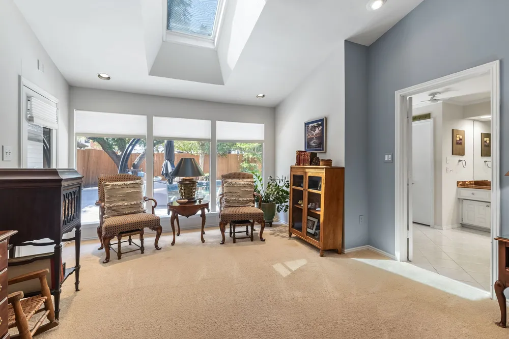 6803 Fernshaw Drive Dallas, TX 75248