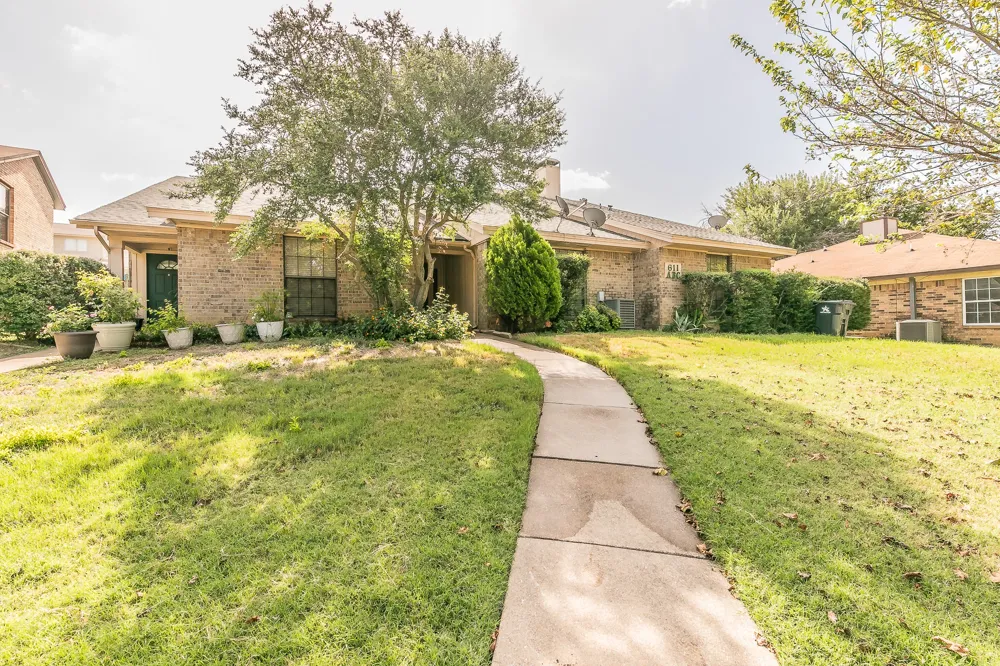611 Lost Springs Court #B Arlington, TX 76012