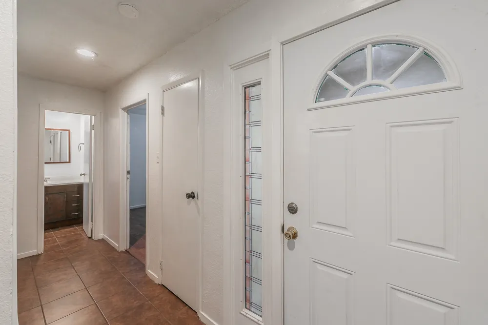 611 Lost Springs Court #B Arlington, TX 76012