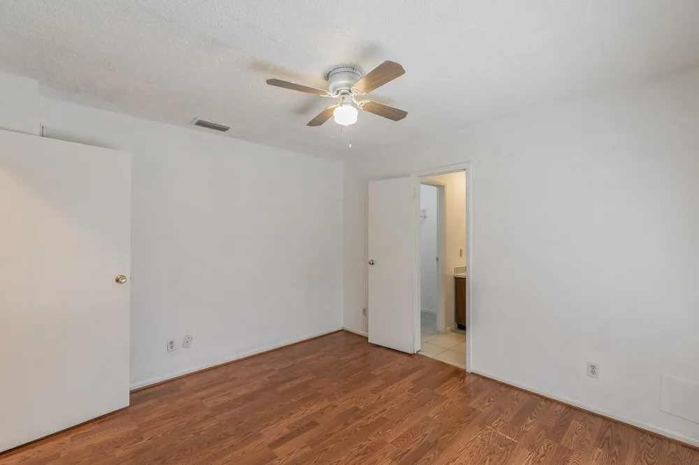 611 Lost Springs Court #B Arlington, TX 76012