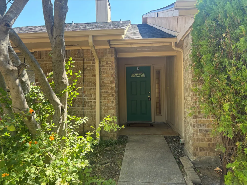 611 Lost Springs Court #B Arlington, TX 76012