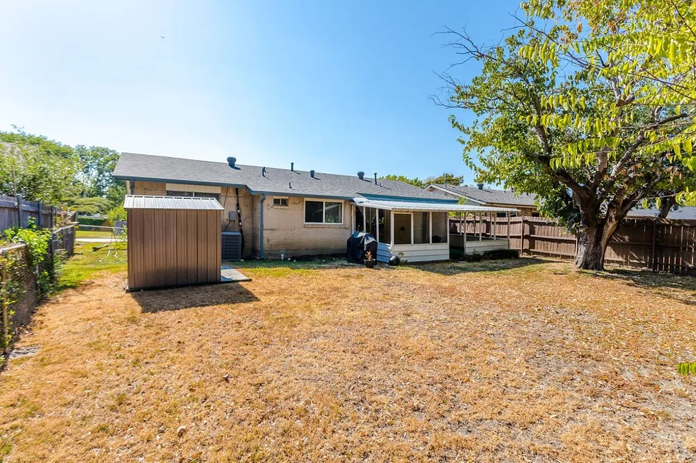 2914 Harvard Street Irving, TX 75062