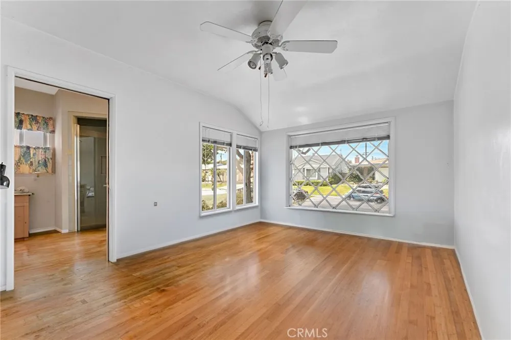 6812 E La Marimba Long Beach, CA 90815