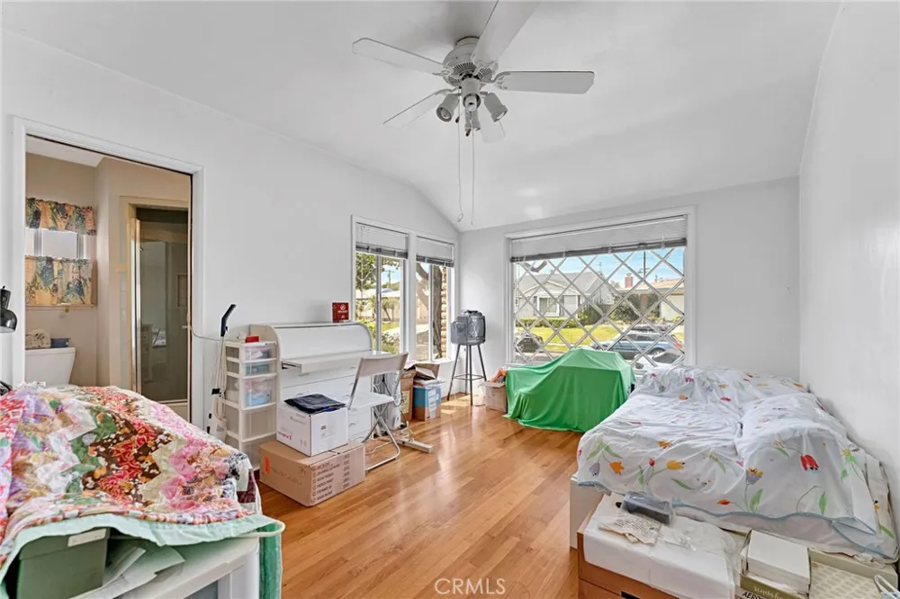 6812 E La Marimba Long Beach, CA 90815