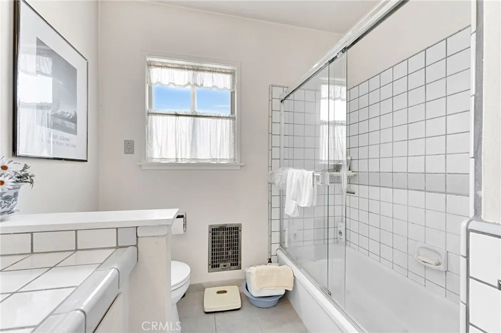 6812 E La Marimba Long Beach, CA 90815