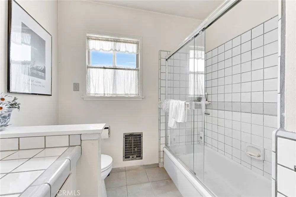 6812 E La Marimba Long Beach, CA 90815