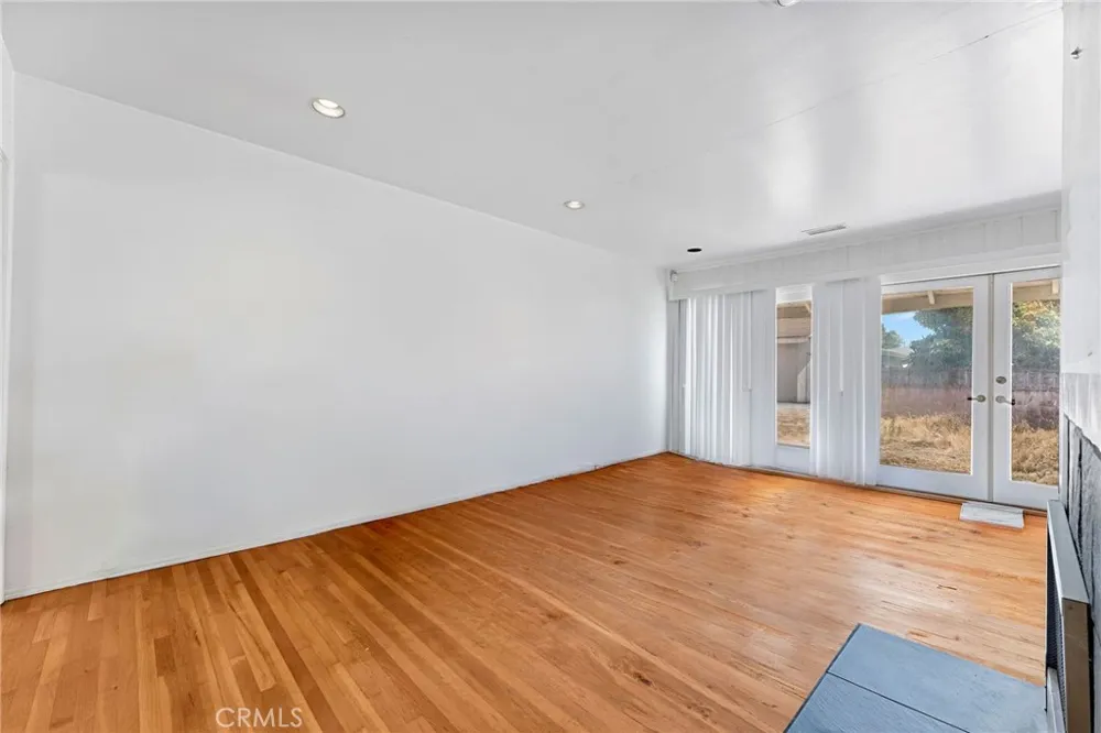 6812 E La Marimba Long Beach, CA 90815